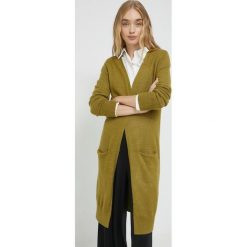 JDY kardigan damski kolor zielony lekki. Zielone swetry JDY, l, bez wzorów, bez ramiączek. W wyprzedaży za 110.99 zł.