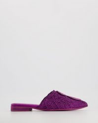 KLAPKI Z OZDOBĄ CHANEL01 UNC F S. Klapki Venezia, z aplikacjami, bez obcasa, bez zapięcia. Za 499.00 zł.