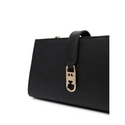 Torebka Tommy Hilfiger. Czarne listonoszki Tommy Hilfiger, bez wzorów, bez dodatków. Za 529.99 zł.