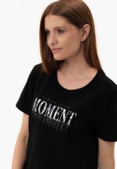 Bawełniany t-shirt z printem, Comfort Fit, T-MOMENTS. Czarne t-shirty Volcano, m, bez wzorów, z bawełny, glamour, bez kołnierzyka, bez ramiączek. Za 69.99 zł.