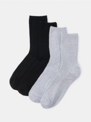 Prążkowane skarpetki 4 pack - szary. Szare skarpetki Sinsay, bez wzorów, prążkowane. Za 17.99 zł.