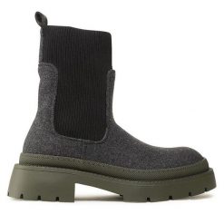 Sztyblety Jenny Fairy. Szare botki Jenny Fairy, bez wzorów, bez obcasa, na płaskiej podeszwie, bez zapięcia. Za 139.99 zł.