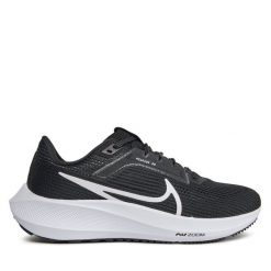 Buty do biegania Nike. Czarne buty do biegania Nike, bez wzorów, bez zapięcia, do biegania. Za 479.99 zł.