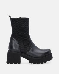 CZARNE BOTKI Z ELASTYCZNĄ CHOLEWKĄ 6595A PEL A GRAF. Czarne botki Venezia, bez wzorów, ze skóry, bez obcasa, bez zapięcia. Za 389.00 zł.