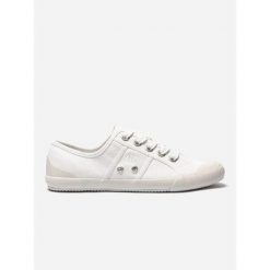 Sneakersy damscy TBS Opiace. Białe buty sportowe lifestyle TBS, bez wzorów, sportowe, bez zapięcia. Za 263.50 zł.