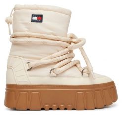 Śniegowce Tommy Jeans. Białe śniegowce Tommy Jeans, bez wzorów, z jeansu, bez zapięcia. Za 649.99 zł.