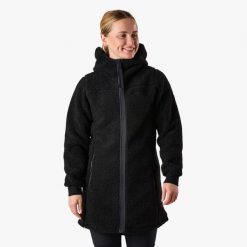 Bluza polarowa turystyka damska Swedemount Lofoten Pile Coat wodoodporna. Czarne bluzy z polaru SWEDEMOUNT, na zimę, bez wzorów, z polaru, narciarskie. W wyprzedaży za 297.00 zł.