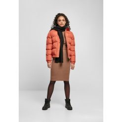 Kurtka damska Urban Classics hooded puffer. Czerwone kurtki Urban Classics, na zimę, bez wzorów, z puchu, bez kaptura. Za 296.30 zł.