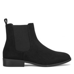Botki Clara Barson. Czarne botki Clara Barson, bez wzorów, bez obcasa, na płaskiej podeszwie, bez zapięcia. Za 119.99 zł.