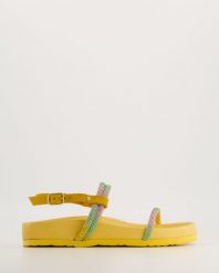 ŻÓŁTE SANDAŁY 1389-E978 OCR-GO. Żółte sandały Venezia, bez wzorów, ze skóry, bez obcasa, bez zapięcia. Za 299.00 zł.