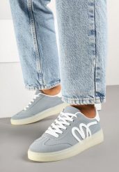 Niebieskie Sneakersy Kultowe Tenisówki Zdobione Abstrakcyjną Aplikacją Fendiva. Niebieskie trampki Renee, z aplikacjami, z jeansu, eleganckie, bez zapięcia. W wyprzedaży za 67.99 zł.