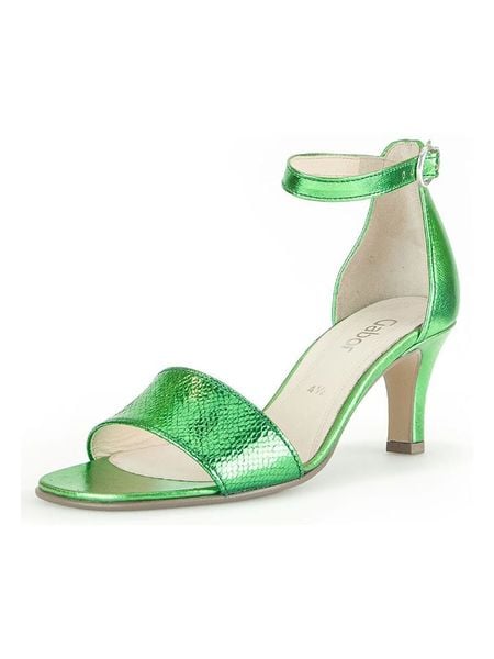 Gabor Skórzane sandały w kolorze zielonym rozmiar: 40. Zielone sandały Gabor, bez wzorów, z otwartym noskiem, bez obcasa, na koturnie, bez zapięcia. Za 223.46 zł.