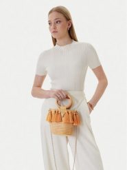 Guess Torebka J6GZ16 WO680 Beżowy. Brązowe torebki klasyczne Guess, z aplikacjami, z syntetyku, bez dodatków. Za 242.99 zł.