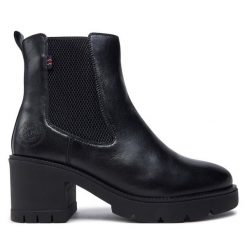 Botki s.Oliver. Czarne botki S.Oliver, bez wzorów, bez obcasa, na słupku, bez zapięcia. Za 259.99 zł.