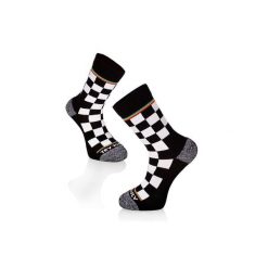 Aktywny styl życia Bawełniane skarpetki SQUARES Biało-czarne. Czarne skarpetki TRY TO FLY, bez wzorów, z bawełny. Za 59.75 zł.