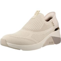Buty SKECHERS 177667S Biały. Białe buty trekkingowe Skechers, bez wzorów, z tkaniny, bez zapięcia, na fitness i siłownię. Za 218.99 zł.