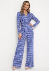 Granatowy Elegancki Kombinezon z Geometrycznym Wzorem i Wiązanym Paskiem Alullina. Niebieskie sukienki Born2be, l, bez wzorów, z dzianiny, eleganckie, bez kołnierzyka, bez ramiączek. W wyprzedaży za 135.99 zł.