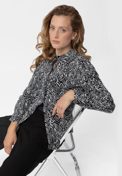 Koszula z wzorem K-RILI. Koszule Volcano, l, bez wzorów, z materiału, klasyczne, bez kołnierzyka, bez ramiączek. Za 99.99 zł.