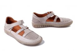 MANITU 840071-08 beige, półbuty damskie. Brązowe półbuty wsuwane Manitu, na lato, w ażurowe wzory, ze skóry, bez obcasa. Za 239.93 zł.