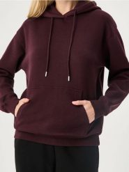 Bluza z kapturem - czerwony. Czerwone bluzy Sinsay, l, bez wzorów, bez ramiączek, z kapturem. Za 39.99 zł.
