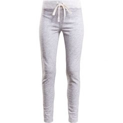J.CREW SATURDAY Spodnie treningowe heather graphite. Spodnie sportowe marki J.CREW. W wyprzedaży za 179.40 zł.