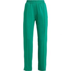 Baum und Pferdgarten JODY Spodnie treningowe jolly green. Spodnie sportowe marki Baum und Pferdgarten. Za 579.00 zł.