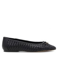 Baleriny Nine West. Czarne baleriny Nine West, bez wzorów, bez obcasa, bez zapięcia. Za 159.99 zł.