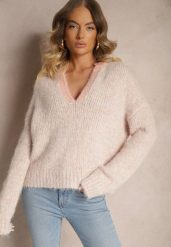 Różowy Sweter z Wełną o Krótkim Kroju z Trójkątnym Dekoltem Savandoria. Czerwone swetry Renee, na zimę, bez wzorów, z wełny, casualowe, bez ramiączek. W wyprzedaży za 135.99 zł.