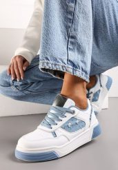 Biało-Niebieskie Sneakersy na Prążkowanej Podeszwie Zdobione Jeansowymi Detalami Miraga. Białe buty sportowe lifestyle Renee, z aplikacjami, z jeansu, sportowe, bez zapięcia. W wyprzedaży za 39.99 zł.