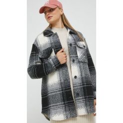 Only koszula damska kolor czarny relaxed z kołnierzykiem klasycznym. Czarne koszule ONLY, l, bez wzorów, z tkaniny, klasyczne, bez kołnierzyka, bez ramiączek. Za 279.99 zł.