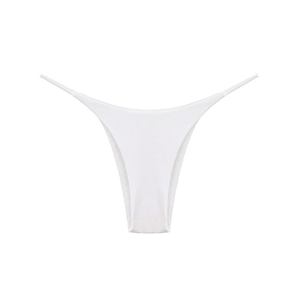 Stringi z delikatnym paskiem niewidoczne pod ubraniem Ronalda. Stringi Intica, bez wzorów. W wyprzedaży za 59.00 zł.