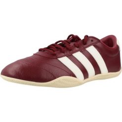 Buty ADIDAS JQ7242 Bordeaux. Czerwone trekkingi adidas, bez wzorów, ze skóry, bez zapięcia, na fitness i siłownię. Za 322.00 zł.