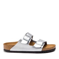 Klapki Birkenstock. Szare klapki Birkenstock, bez wzorów, bez obcasa, bez zapięcia. Za 399.99 zł.