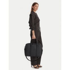 Torba na laptopa MICHAEL Michael Kors. Czarne torby na laptopa MICHAEL Michael Kors, bez wzorów. Za 1,669.00 zł.