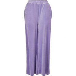 Spodnie damskie Urban Classics wysoka talia straight velvet. Niebieskie spodnie sportowe Urban Classics, bez wzorów, długie. Za 191.00 zł.