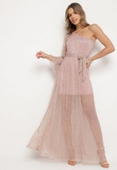 Różowa Sukienka o Asymetrycznym Kroju Zdobiona Metaliczną Nicią Afellia. Czerwone sukienki Born2be, z aplikacjami, klasyczne, z asymetrycznym kołnierzem, bez ramiączek, maxi, asymetryczne. Za 179.99 zł.