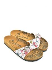 Calceo Klapki w kolorze białym ze wzorem rozmiar: 39. Białe klapki Calceo, bez wzorów, z materiału, klasyczne, z otwartym noskiem, bez obcasa, bez zapięcia. Za 162.11 zł.