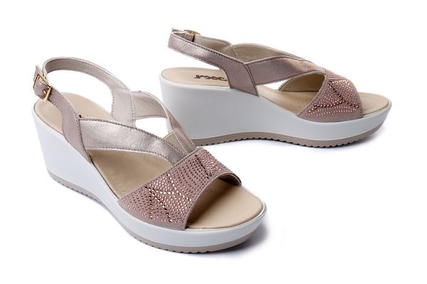 IMAC 204890 557810 51334/013 champagne/beige, sandały damskie. Brązowe sandały Imac, bez wzorów, bez obcasa, na koturnie, bez zapięcia. Za 264.90 zł.