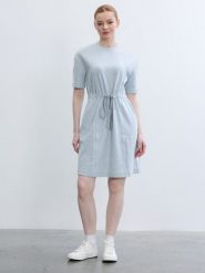 BGN Sukienka w kolorze błękitnym rozmiar: 38. Niebieskie sukienki BGN, bez wzorów, bez kołnierzyka, bez ramiączek, midi. Za 121.99 zł.