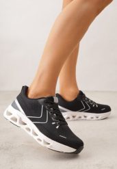 Czarne Siateczkowe Buty Sportowe na Podeszwie z Otworami Quilvia. Czarne buty sportowe lifestyle Renee, bez wzorów, z materiału, eleganckie, bez zapięcia. Za 119.99 zł.