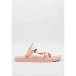 Klapki damskie Teva Universal Slide. Brązowe klapki Teva, bez wzorów, sportowe, bez obcasa, bez zapięcia. Za 169.99 zł.