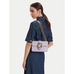 Torebka Just Cavalli. Fioletowe kopertówki Just Cavalli, bez wzorów, wizytowe, bez dodatków. Za 782.99 zł.