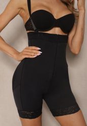 Czarna Bielizna modelująca z Krótkimi Nogawkami i Regulowanymi Ramiączkami Filindia. Czarna bielizna modelująca Renee, bez wzorów. W wyprzedaży za 63.99 zł.