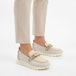 Półbuty damskie Hispanitas, ze skóry naturalnej z tekstylnymi wstawkami z siateczki i wsuwanym krojem, beżowe, HV264857 Formentera-V26 Panna Bolero-V. Brązowe półbuty wsuwane Hispanitas, bez wzorów, ze skóry, bez obcasa. Za 629.00 zł.