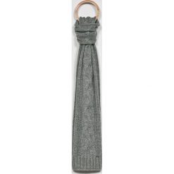 Guess Jeans - Szalik. Szare szaliki i kominy Guess Jeans, z aplikacjami, z dzianiny. Za 199.90 zł.