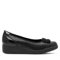 Półbuty Go Soft. Czarne półbuty wsuwane GO SOFT, bez wzorów, bez obcasa, na koturnie. Za 149.99 zł.