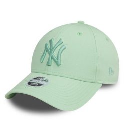 Czapka z daszkiem New Era. Zielone czapki z daszkiem New Era, bez wzorów. Za 99.99 zł.