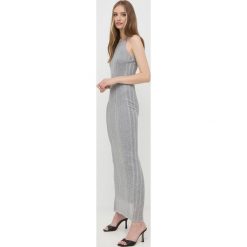 Guess sukienka kolor szary maxi prosta. Szare sukienki Guess, na co dzień, l, z aplikacjami, z dzianiny, bez kołnierzyka, bez ramiączek, maxi. Za 869.99 zł.