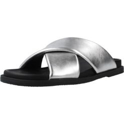 Sandały GEOX D ADELASH Srebrny. Szare sandały Geox, bez wzorów, ze skóry, bez obcasa, bez zapięcia. Za 366.99 zł.
