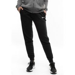 Spodnie Sportowe damskie Nike Park 20 Fleece. Czarne spodnie dresowe Nike, bez wzorów, długie. Za 155.00 zł.
